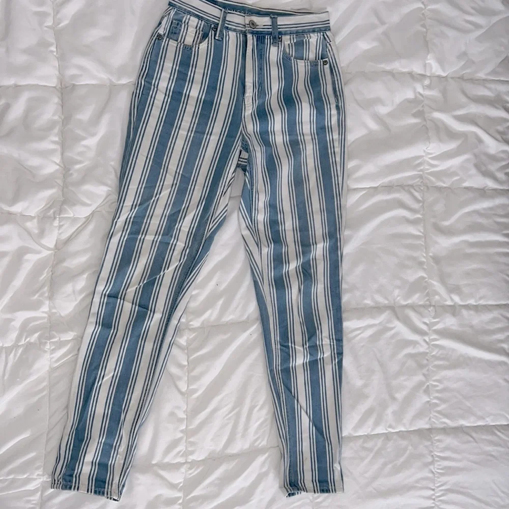 AMERICAN EAGLE STRIPED MOM JEAN - Picture 1 of 7